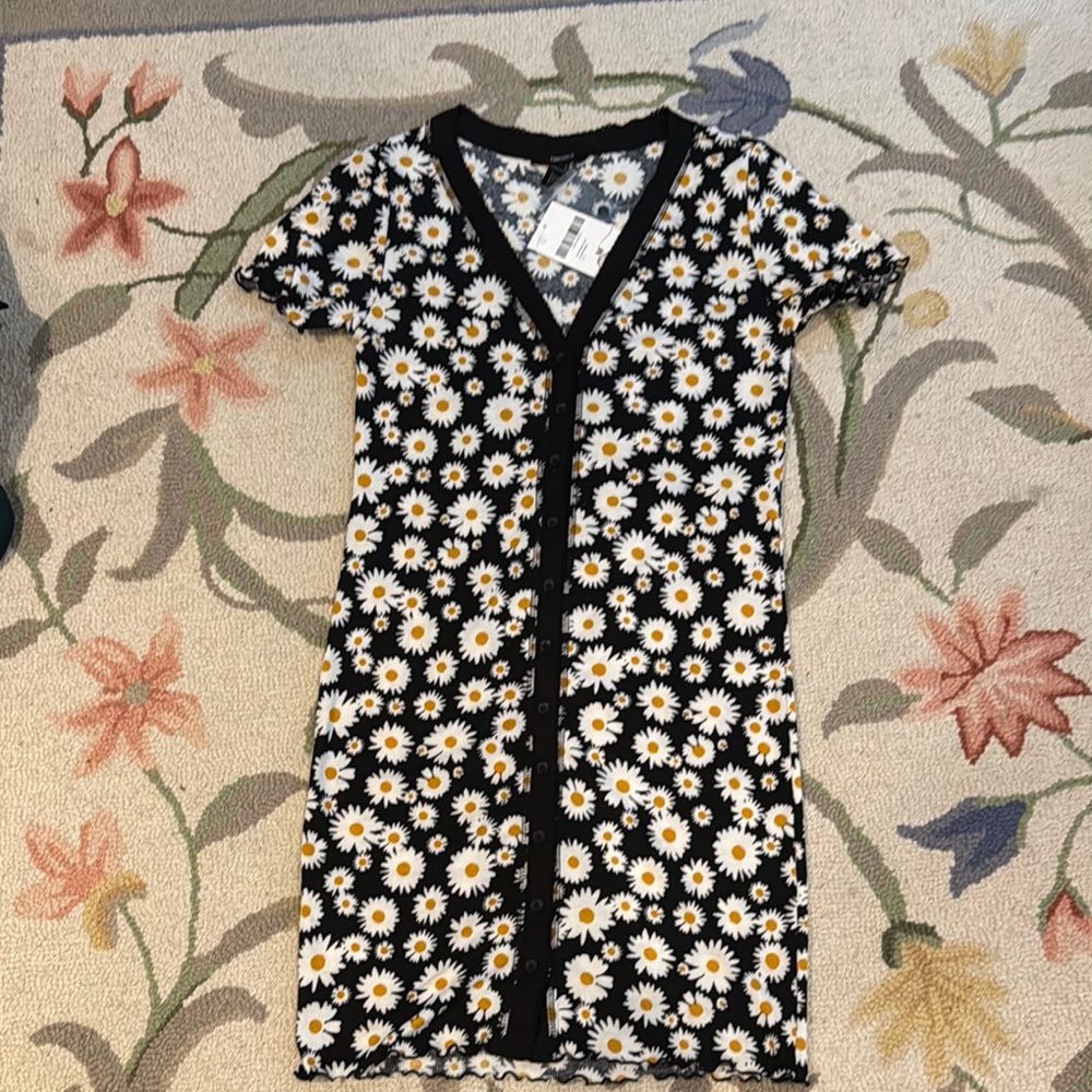Forever 21 NWT Floral SUNFLOWER🌻 Black & White Dress Size M
